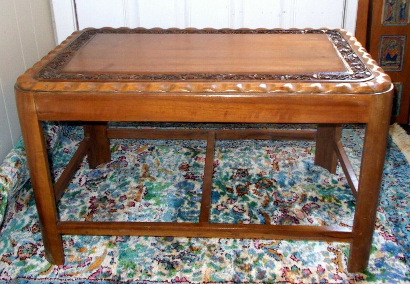 Carved ART DECO ART MODERNE Cocktail Accent Side TABLE Walnut