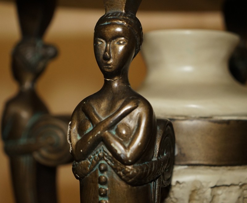 STUNNING VINTAGE EGYPTIAN REVIVAL SIDE END LAMP WINE TABLE WITH SOLID MARBLE TOP gallery