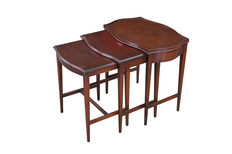 Mid Century Imperial Sheraton Style Mahogany Leather Top Nesting Tables Trio