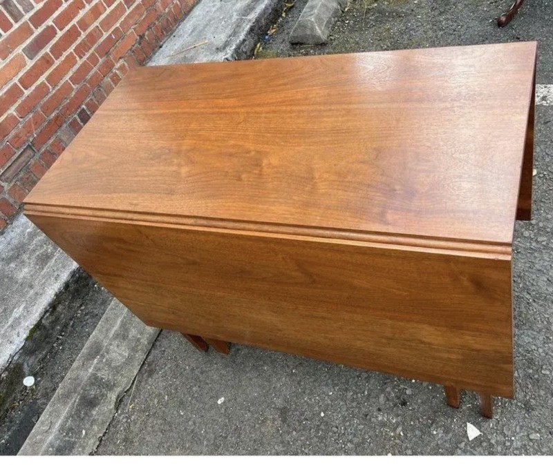 Vintage Federal Style Drop Down Leaf Dining Room Table And 6 Chairs gallery