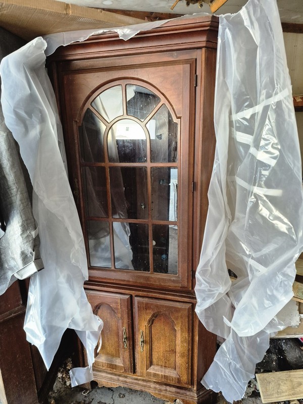 Ethan Allen Georgian Court Solid Cherry Corner Curio Cabinets Set Of 2