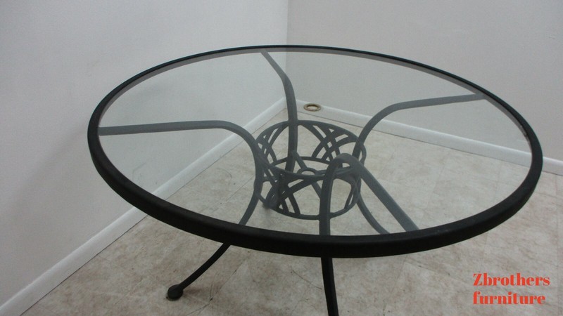 Landgrave Patio Porch Outdoor Round Dining Dinette Table Cast Classics A gallery