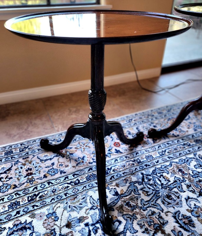 ENGLISH 18TH CENTURY GEORGIAN ROUND END TABLES - A PAIR gallery