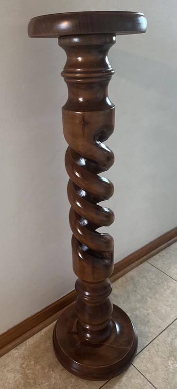 Beautiful VTG Barley Twist Carved Wood Pedestal Plant Stand Table Display 37.5”H
