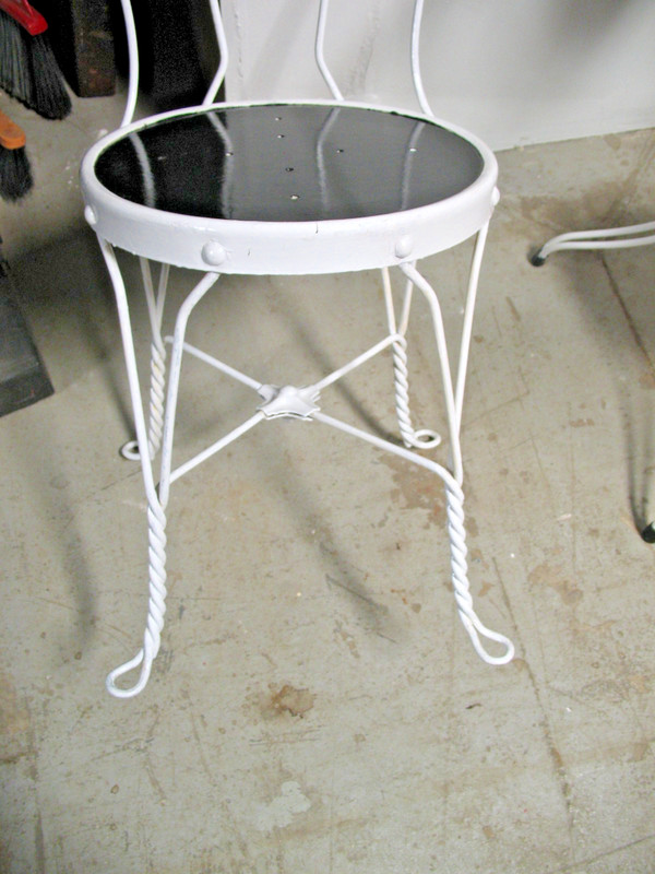 VINTAGE SUNROOM PATIO IRON GLASS TOP TABLE AND ANTIQUE CHAIRS HAND PAINTED gallery