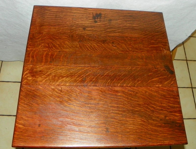 Quartersawn Oak Stick & Ball Lamp Table / Parlor Table (PRT41) gallery