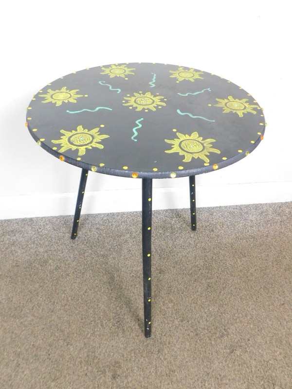 Vintage Retro MCM Style Painted Starburst Tri-leg Accent End Display Table HOT!