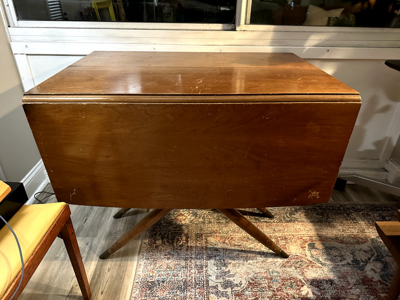 MCM expanding table with two locking leafs