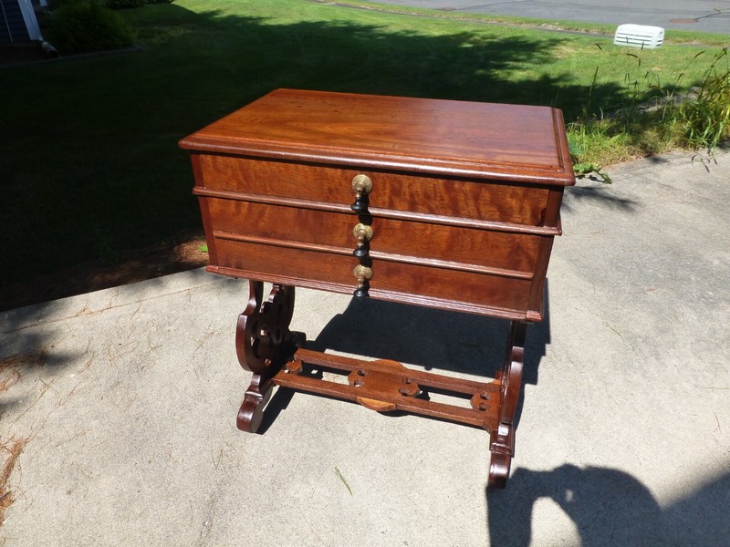AMERICAN ROCOCO WALNUT 2 DRAWER SEWING STAND TABLE c1860