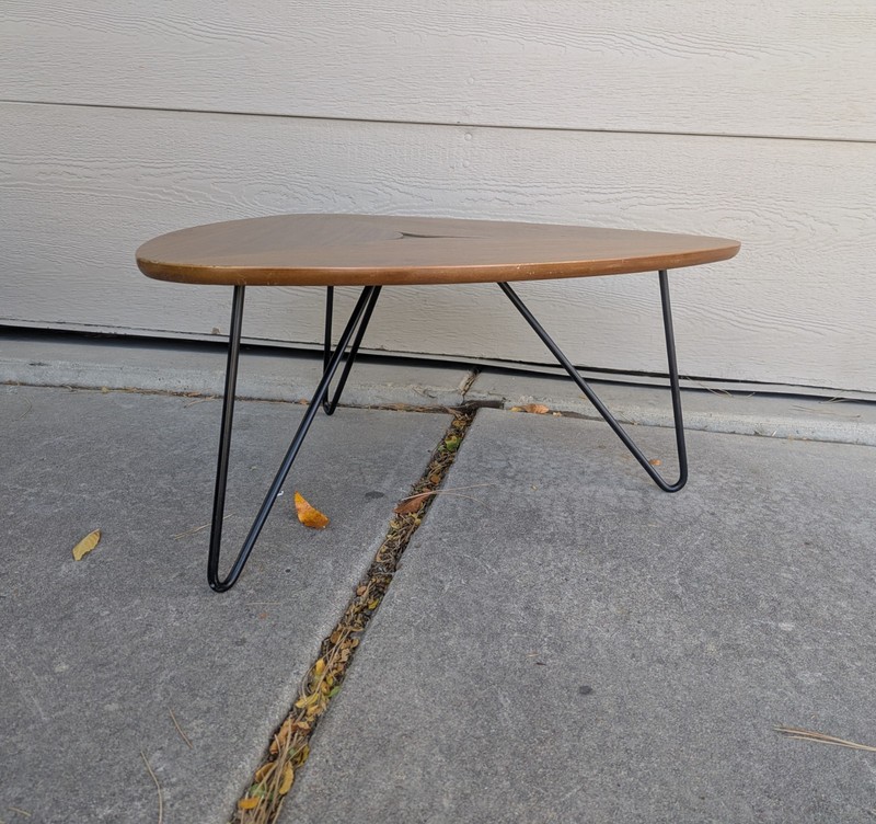 Mid Century Modern Style Guitar Pick Triangle Walnut Coffee Table Iron Legs K82 gallery