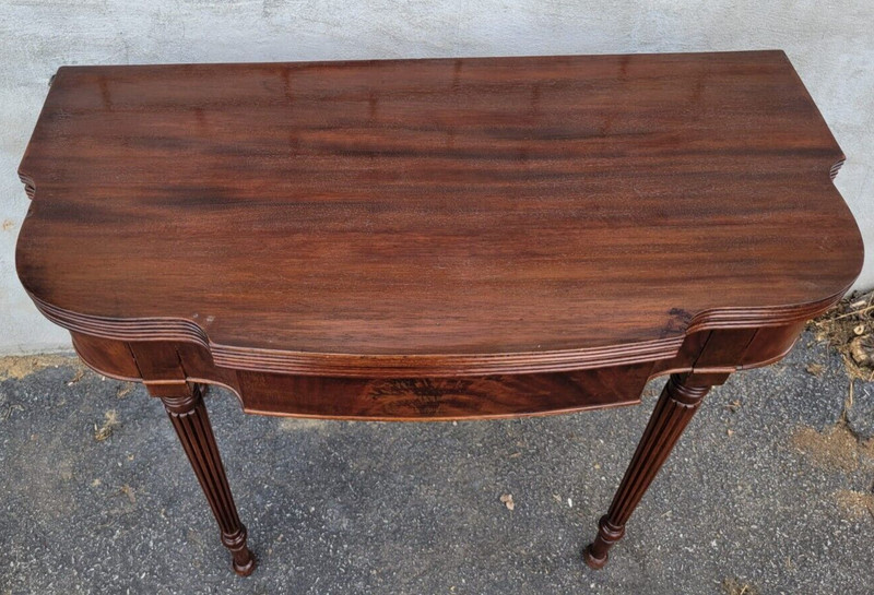 Exquisite 1920s American Sheraton Mahogany Console Table - Antique Elegance gallery