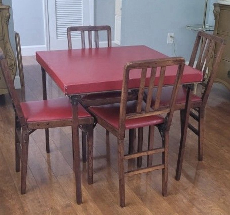 Vintage Lorraine Leg-O-Matic Table With 4 Folding Chairs