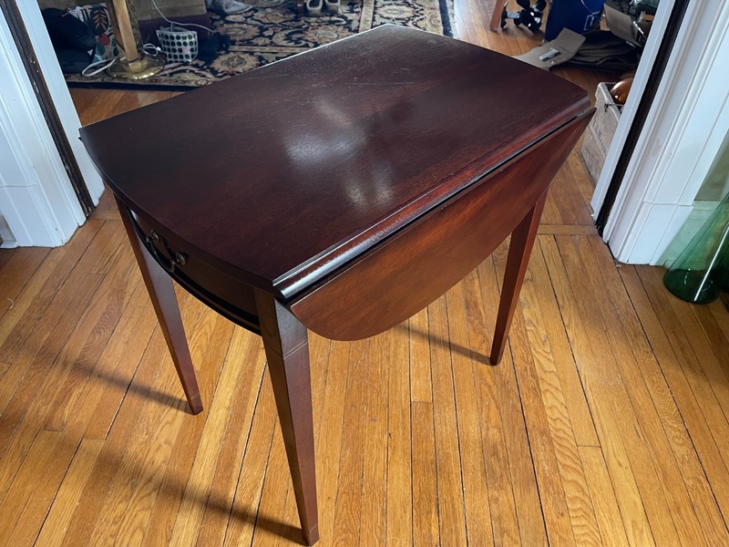 Vintage Federal Style Inlaid Mid-Century Mahogany Pembroke Side Table