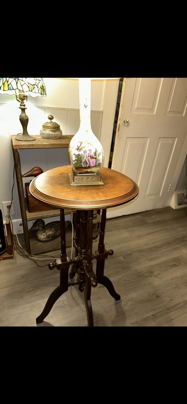 Antique Walnut Victorian Candle or Plant Stand /lamp Stand 1900s