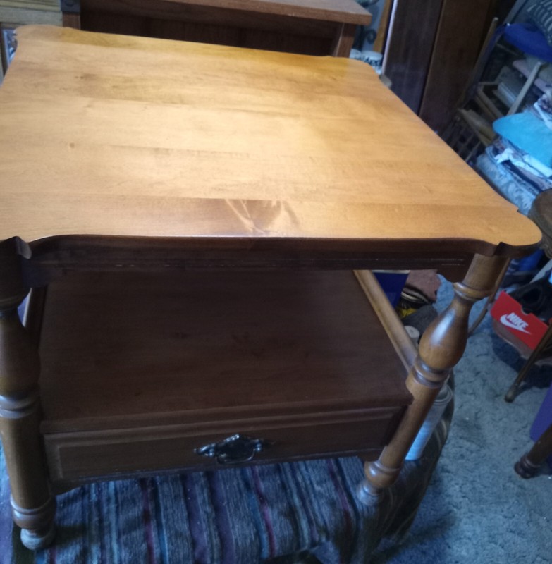 Mid Century Sprague & Carlton End Table / Side Table (ET186)