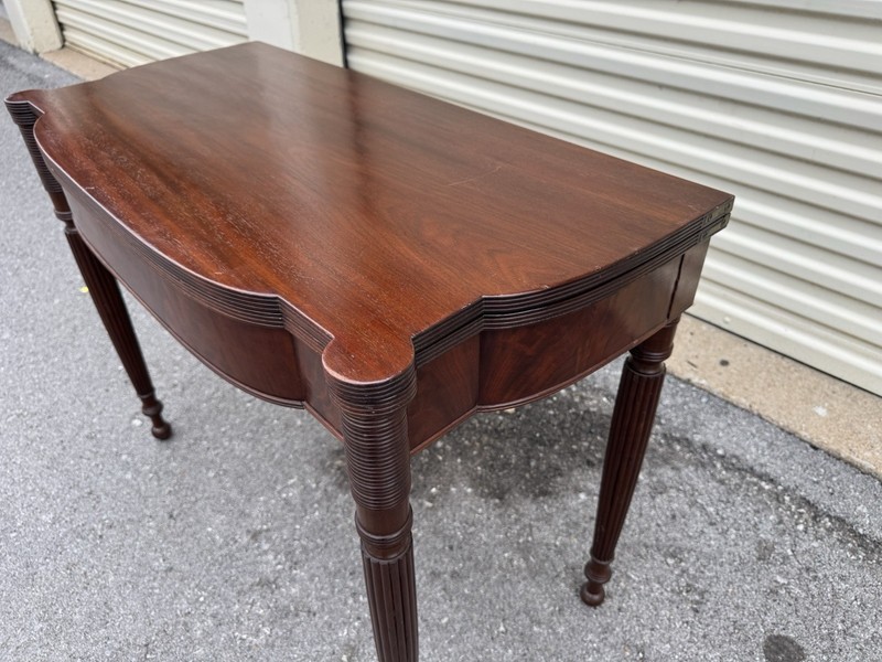 Exquisite 1920s American Sheraton Mahogany Console Table - Antique Elegance gallery