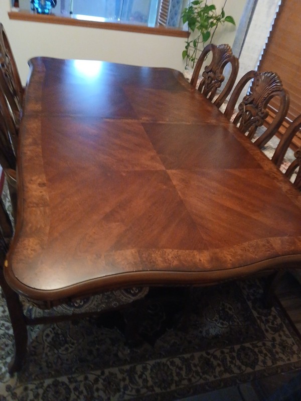 Old 6 Seater Dineing Table Oak Wood, Good Condition NO Damage
