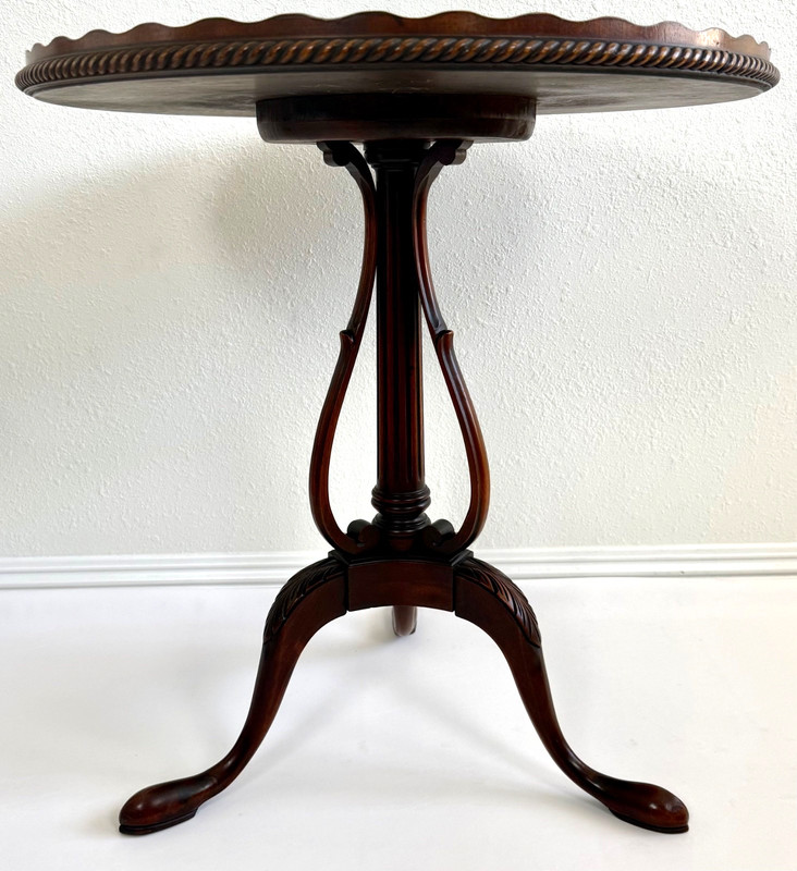 Mid 20th-C Queen Anne Flame Mahogany Round Side Table gallery