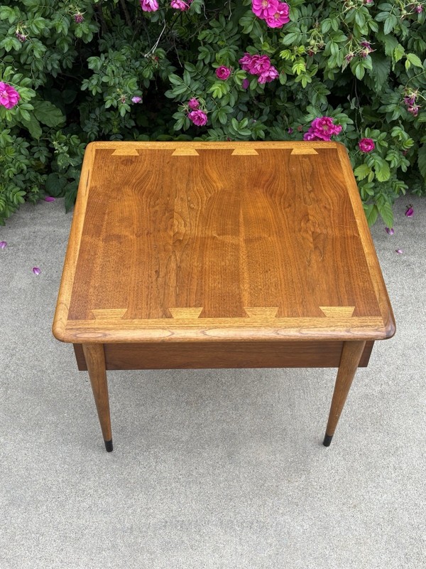 Beautiful Vintage Lane Acclaim End Table With Drawer. 28“ X 28“. ￼ gallery