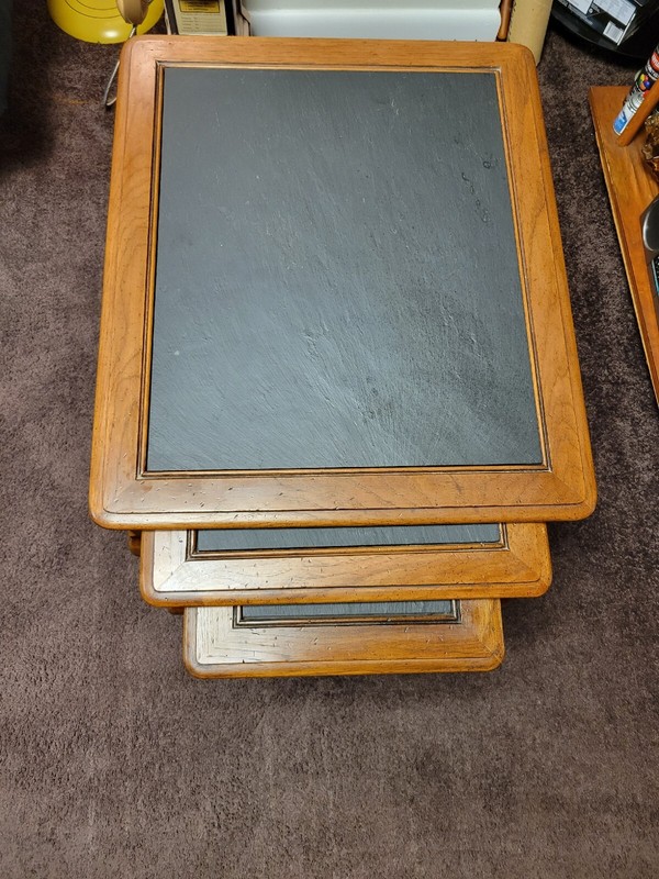 Vintage Hekman Nesting End Tables. Beautiful Condition! gallery