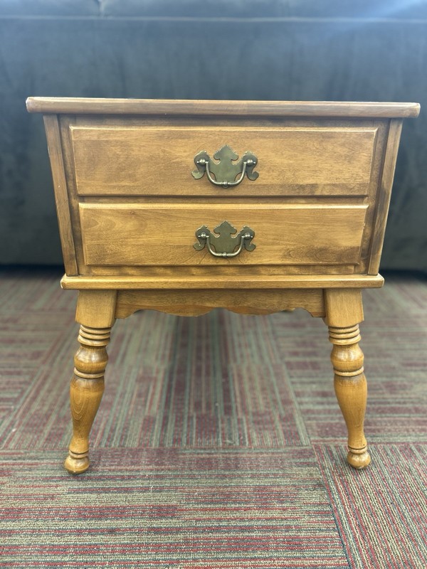 Ethan Allen Vintage Maple And Birch End Table