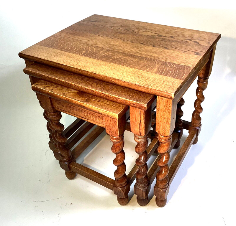 English Antique Oak Barley Twist Nesting Tables. Top Quality. Free Shipping .