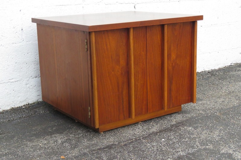 Lane Mid Century Modern Nightstand Side End Lamp Table Bar Commode 5165