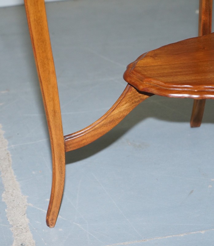 LOVELY DECORATIVE SATINWOOD OCCASIONAL CENTRE TABLE SCALLOPED EDGE ORNATE LEGS gallery