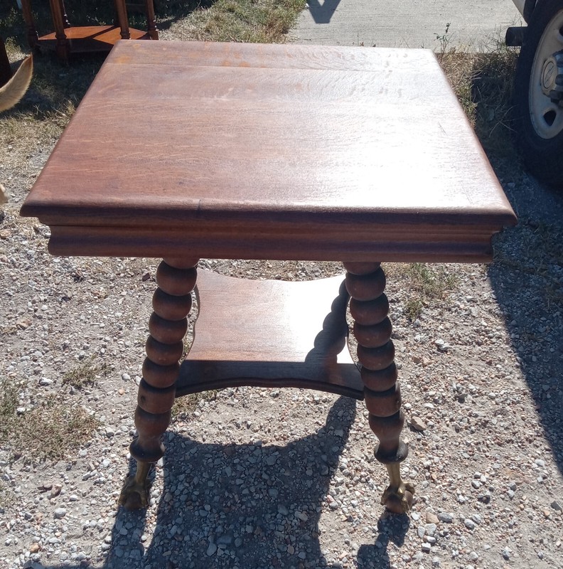 Solid Quartersawn Oak Merklen Parlor Table / Center Table (PRT148) gallery