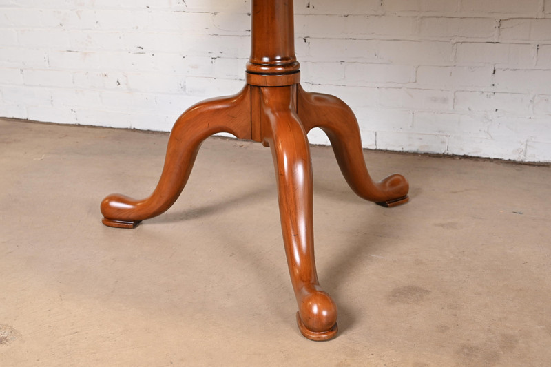Henkel Harris Georgian Solid Cherry Wood Double Pedestal Extension Dining Table gallery