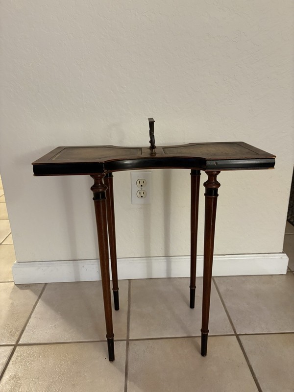 Antique 19th Century Weiman Heirloom Mahogany Tea Table With Folding Handle