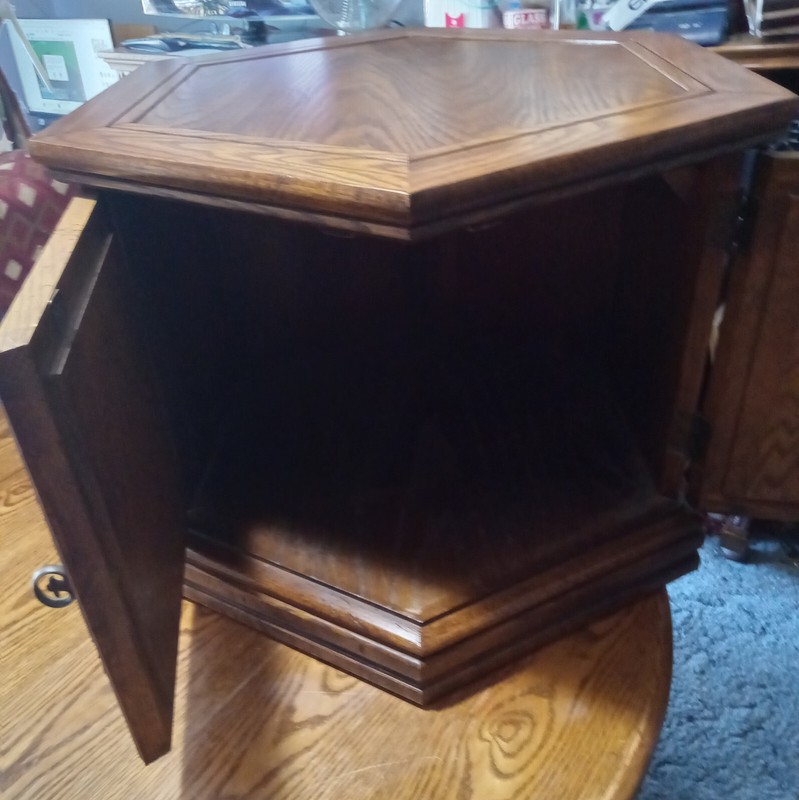 Mid Century Oak Hexagon End Table / Side Table (ET192) gallery