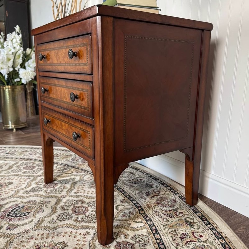 Burl Inlay Federal / Hepplewhite Style Nightstand or Side Table gallery