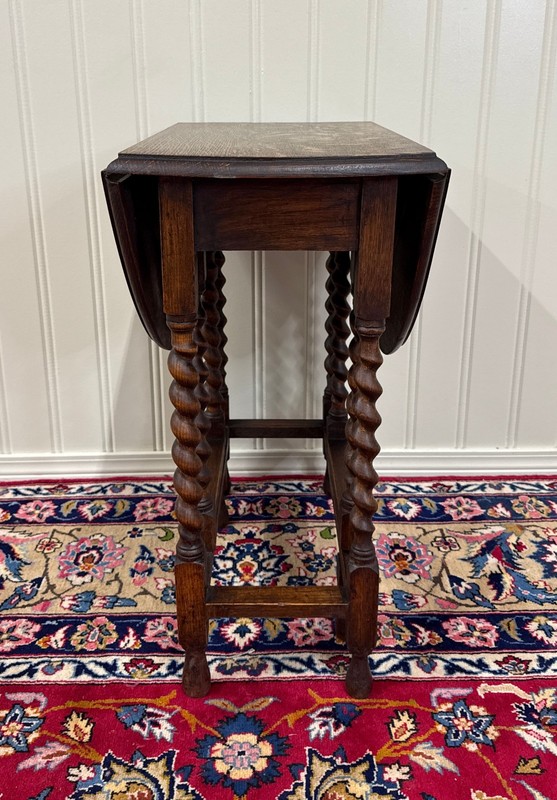Antique English Table Drop Leaf Gateleg Barley Twist Oak Oval c. 1920-30s gallery