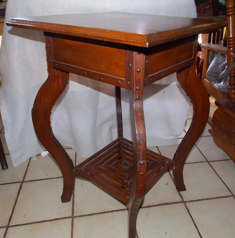 Pine Folk Art Side Table / End Table / Lamp Table (RP-PRT131) gallery