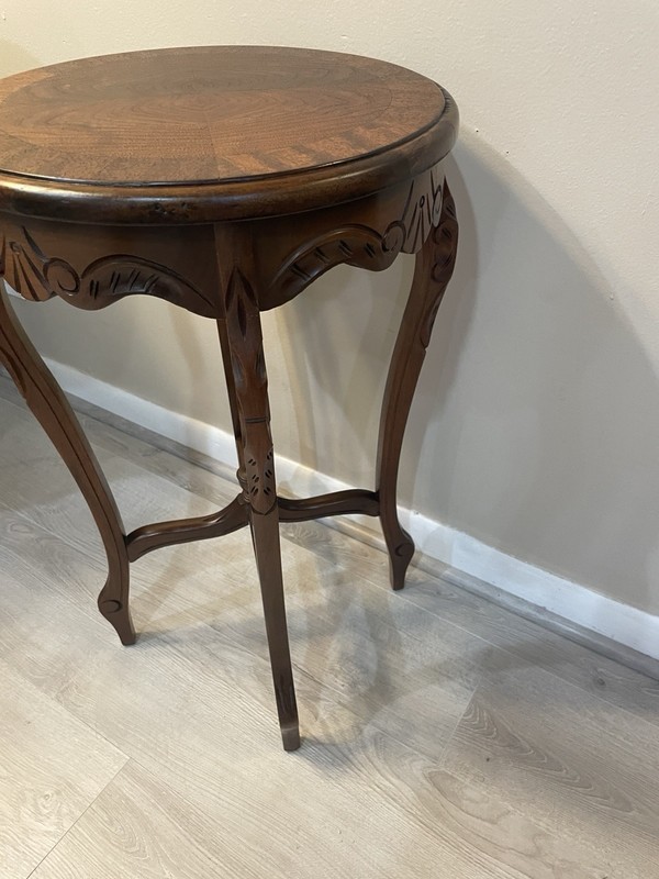 VTG Queen Anne Victorian Round Side Table French Parlor Carved Wood End Stand gallery
