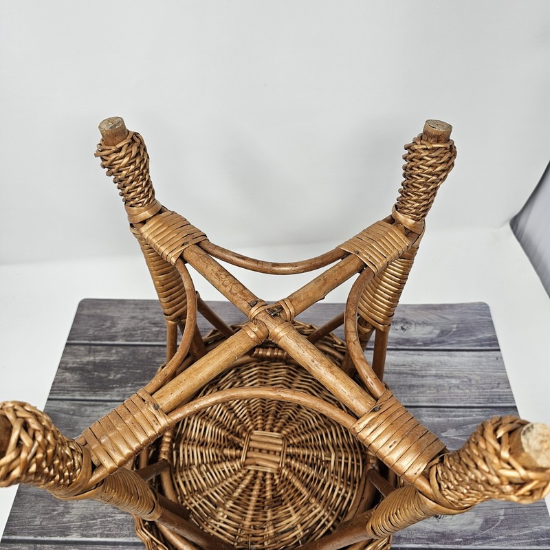 VTG WOVEN WICKER RATTAN PLANT STAND STOOL SMALL SIDE TABLE 13 In Tall 10.5 Wide gallery