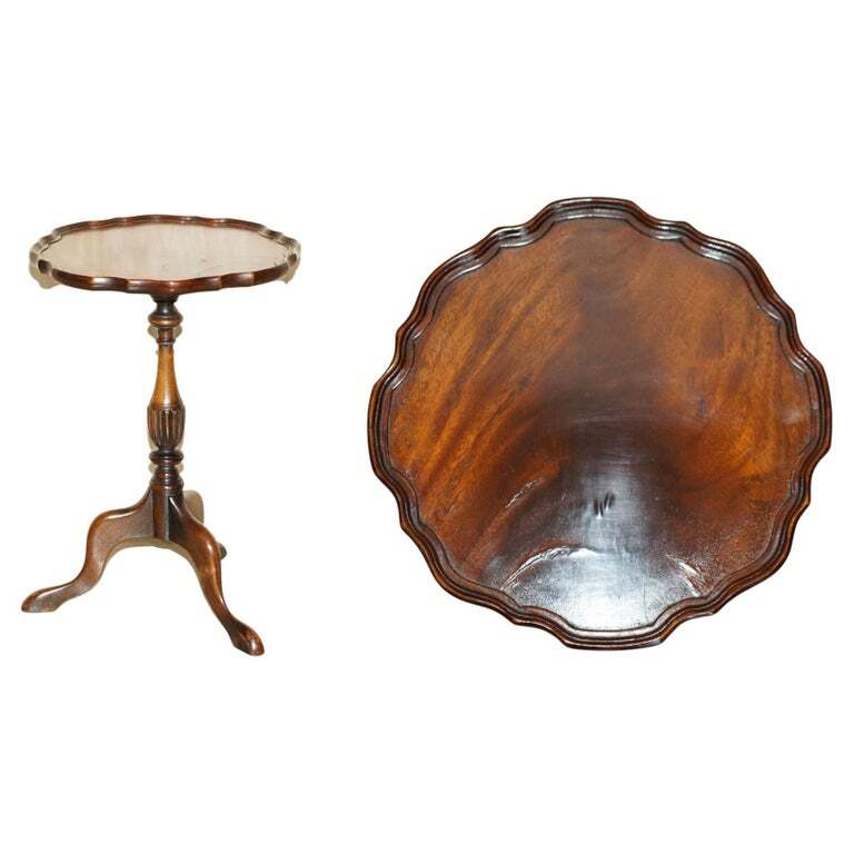 VINTAGE MAHOGANY CARVED LEGS PIE CRUST EDGE TRIPOD LAMP SIDE END WINE TABLE