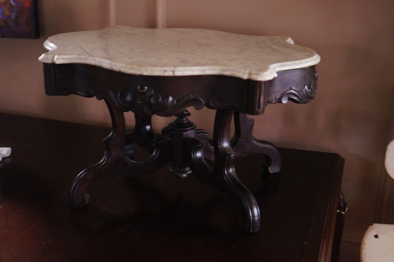 19th Century Rocco Antique Mahogany and White Marble Turtle Top Parlor Table gallery