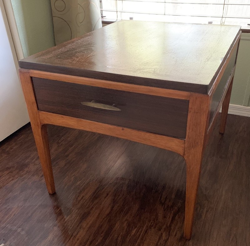 Vintage 1967 MCM Lane Rhythm Walnut End Table Nightstand w Drawer model 997-02
