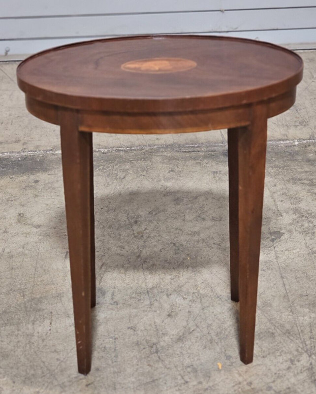 Baker Mahogany Federal Style Shell Inlay Occasional Table gallery