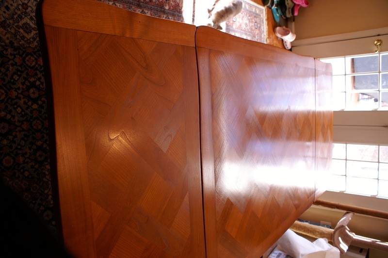 French Antique dinning table (1830 - 1850) featuring Versailles Marquetry gallery