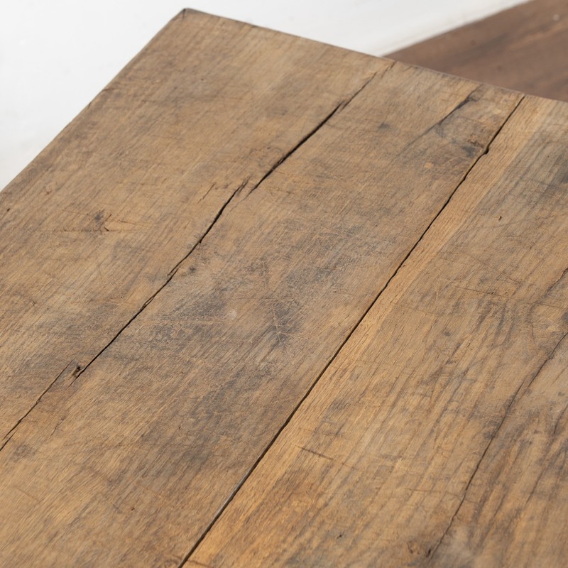 Early 20th Century Rustic Peg Leg Coffee Table gallery