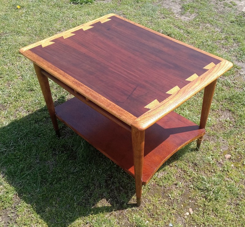 Lane Acclaim Walnut End Table / Side Table (LA-59)