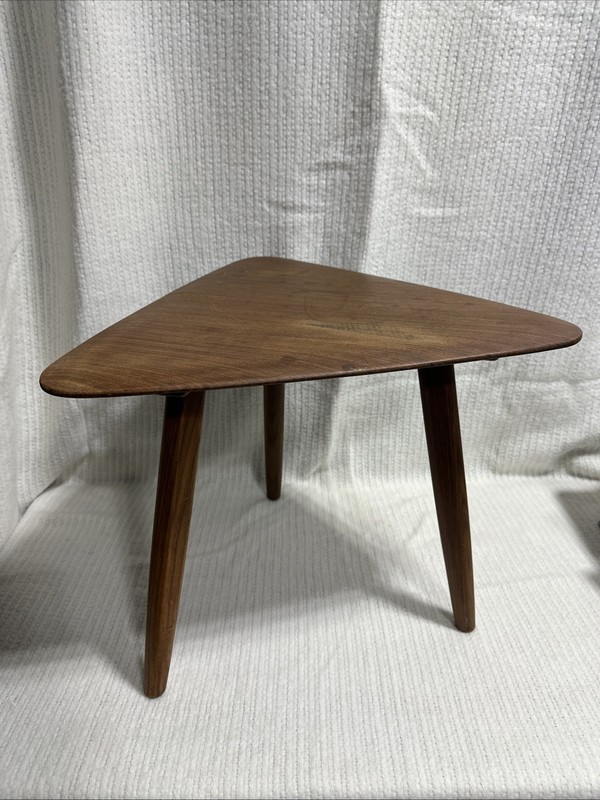 Imperial Furniture MCM teak “guitar pick” side table; – 18 1/2 x 21 1/2