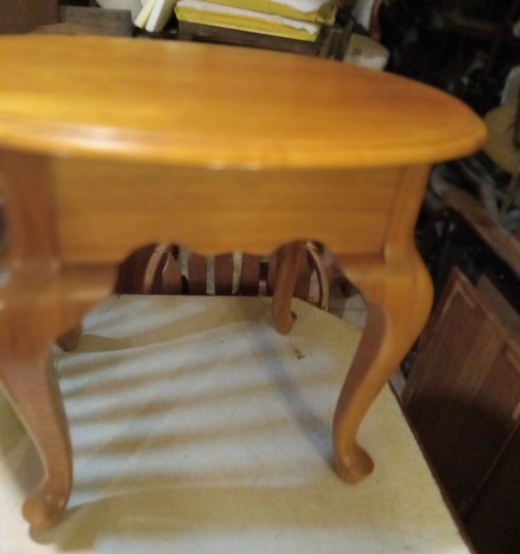 Solid Oak End Table / Side Table (ET820) gallery