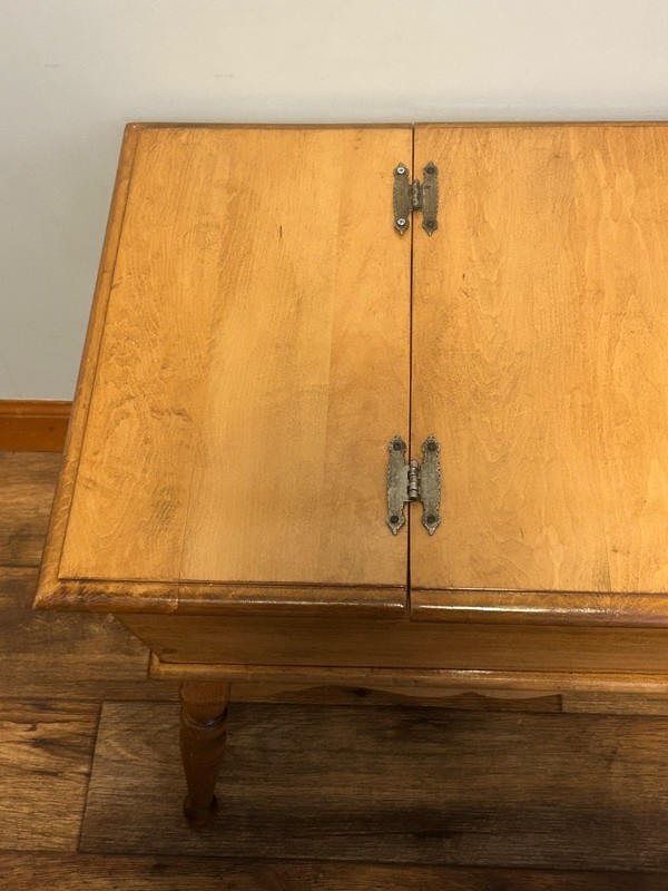 50s VTG Mid-century Heywood-Wakefield dough box side table #0402 24.75x21x20” gallery