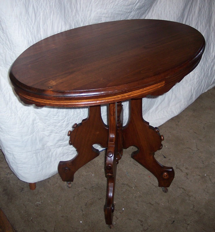 Oval Walnut Parlor Table Center Table (PRT105)