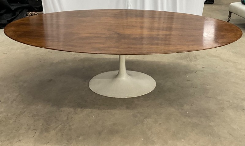 Mid Century Modern Space Age Eero Saarinen Tulip Dining Table for Knoll