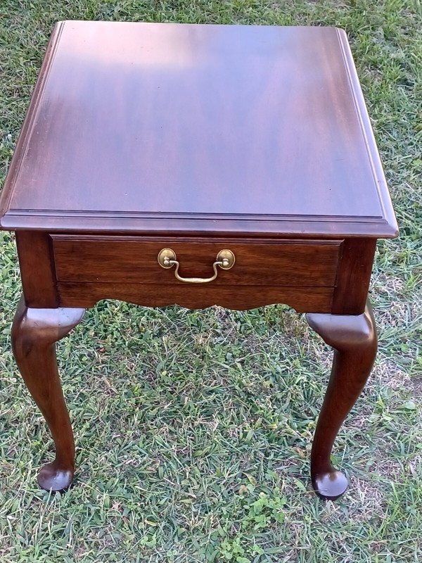 Vintage HENKEL-HARRIS Mahogany End Table Night Stand 1 drawer Queen Anne #5412 gallery